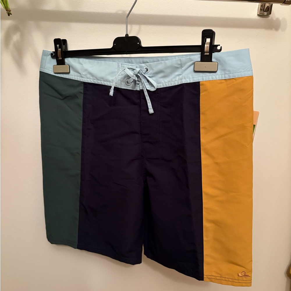 Quiksilver Men's Made Better Multicolor Swim Shorts - size 32